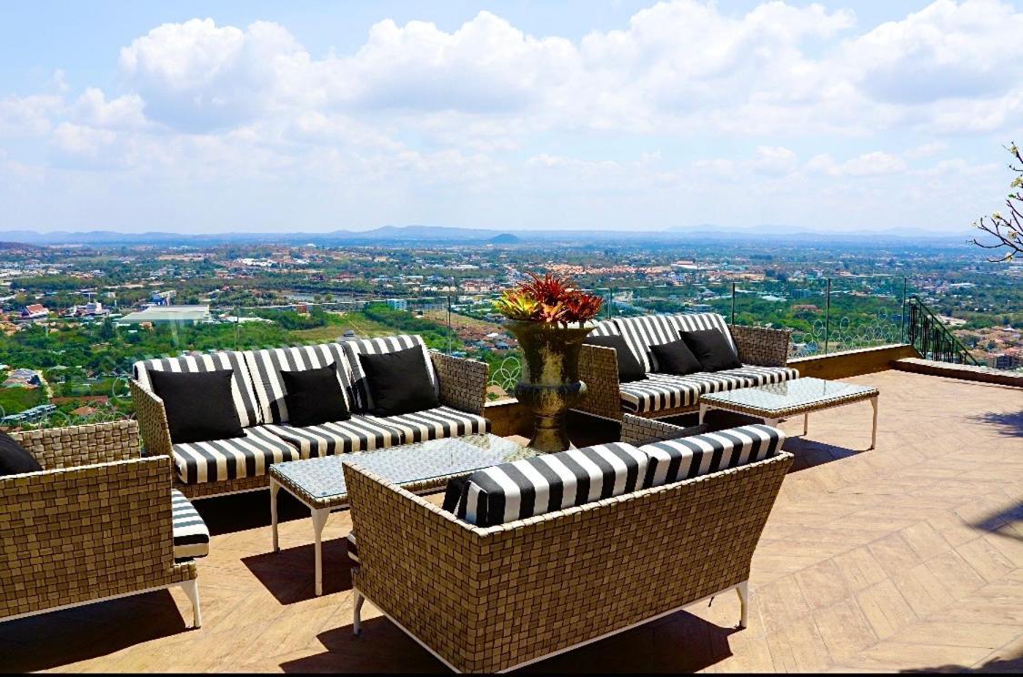 Luxsl Luxury Style Of Life 6 Apartment Pantai Jomtien Bagian luar foto