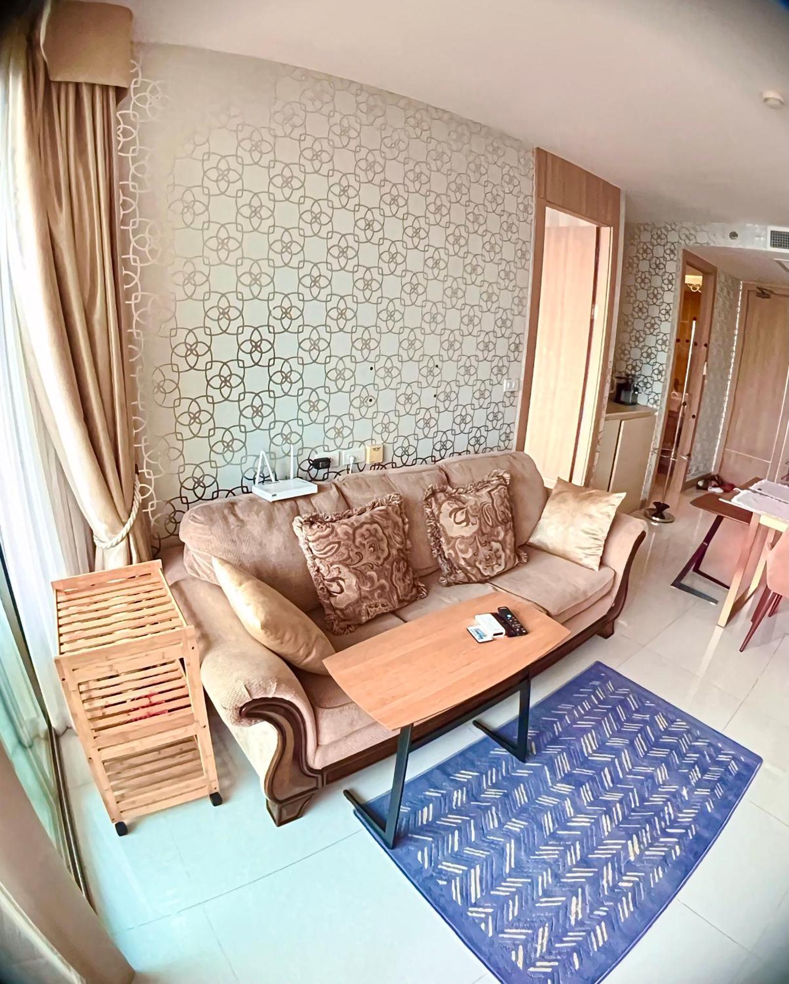 Luxsl Luxury Style Of Life 6 Apartment Pantai Jomtien Bagian luar foto